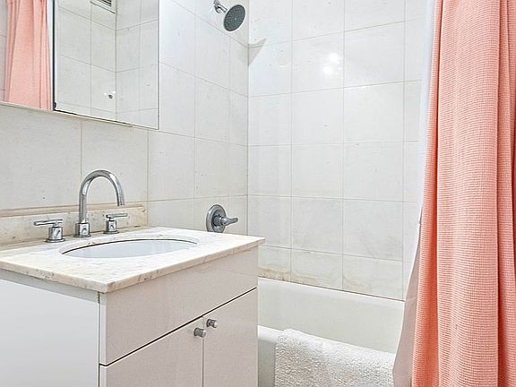 3rd image of 99 John St APT 516