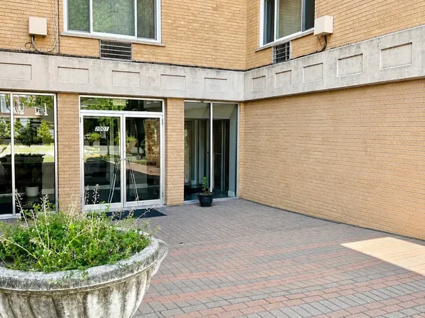 5320 N Damen Ave, Chicago, IL