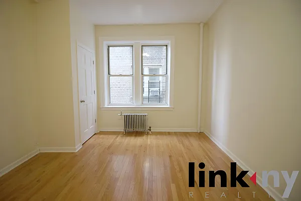 Rented by Link NY Realty | media 6