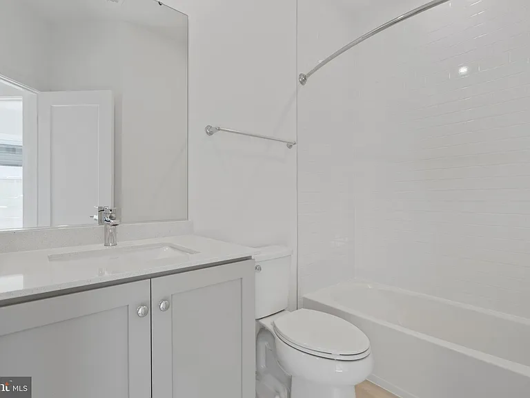 2038 Tysons Ridgeline Rd — Photo 34