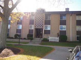 10429 N Church Dr APT 115, Parma Heights, OH 44130