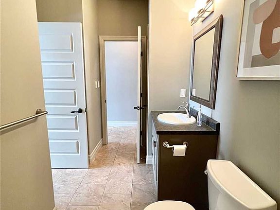 3rd image of 27 Princeton Pl