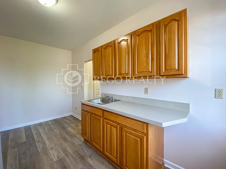 162 Ward St #303 — Photo 6