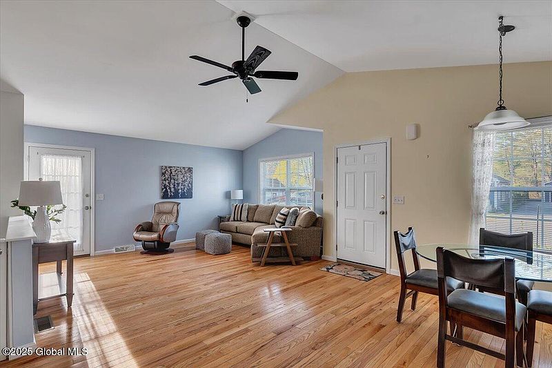 4th image of 4 Wilson Avenue