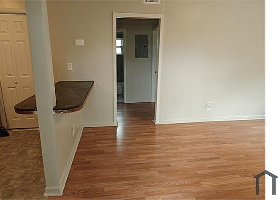 4th image of 1418 Union St W