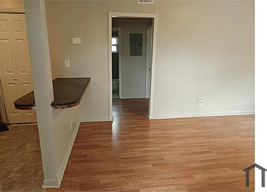 1418 Union St W — Photo 4
