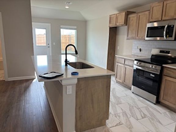 4th image of 2100 SE 90th St