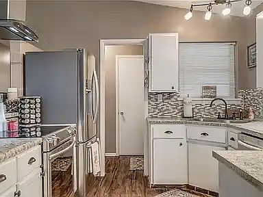 4th image of 7611 NW 20th St