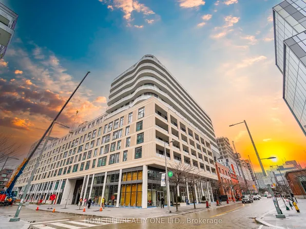 425 Front St E #1207, Toronto, ON M5A 0X2