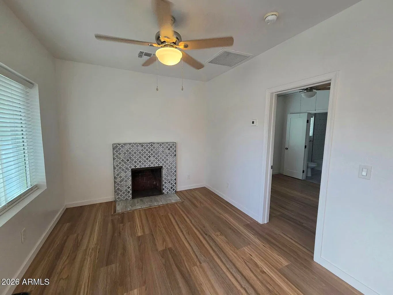 2 bed, 720 sqft, $1,550 — Photo 2