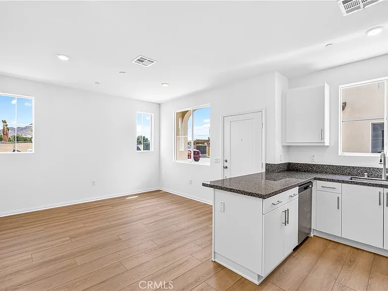 26901 Millerton St — Photo 6