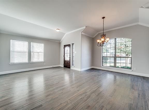 5th image of 224 Linden Ct