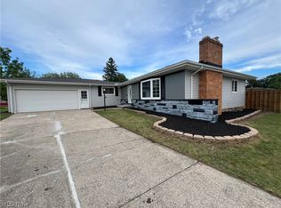 7475 Selwick Dr, Parma, OH 44129