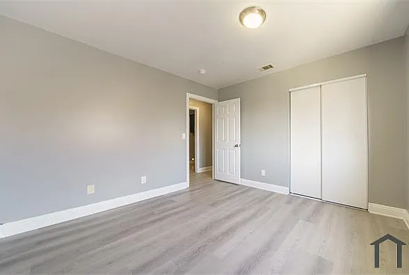 238 W 46th St — Photo 11