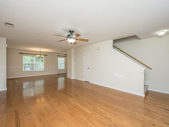 4th image of 3019 Mapleleaf Dr