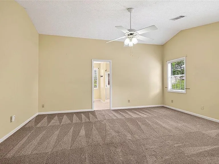 4502 Legend Hollow Ln — Photo 14