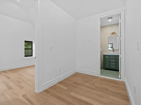 2729 Bedford Avenue image 26 of 33