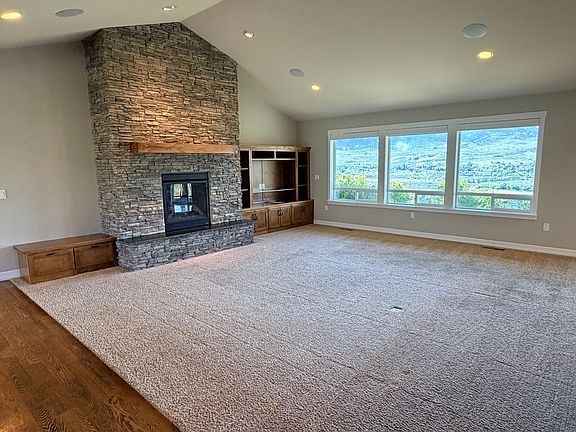 3rd image of 2778 SE Falcon View Dr