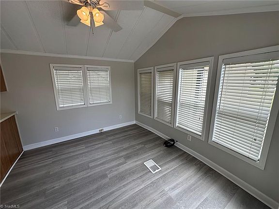 4th image of 115 Badin View Dr