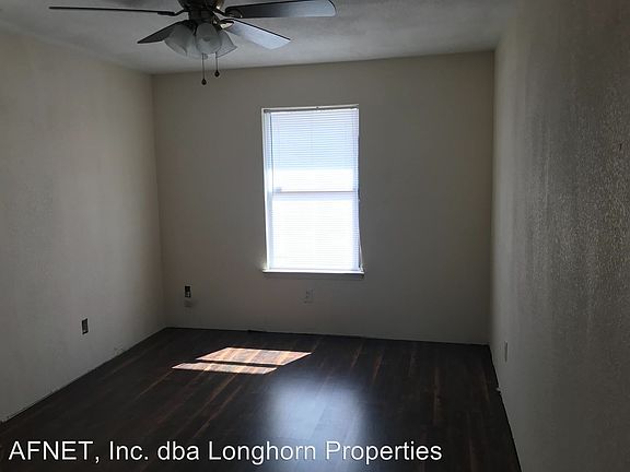4th image of 2602 Littlewood Dr
