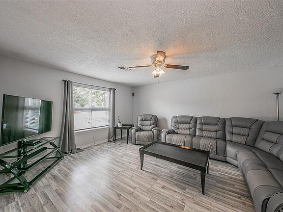 3rd image of 2552 Earlcove Dr
