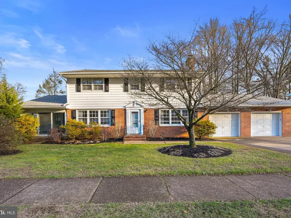 18 S Cliffe Dr, Wilmington, DE 19809