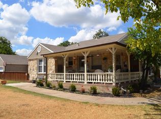 1702 Mountain Lake Rd, Dallas, TX 75224