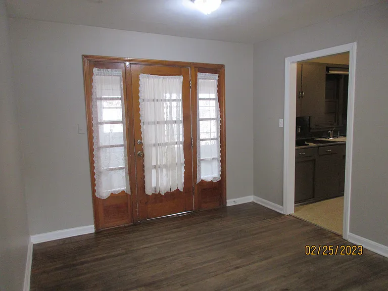 1233 N Pershing St — Photo 3