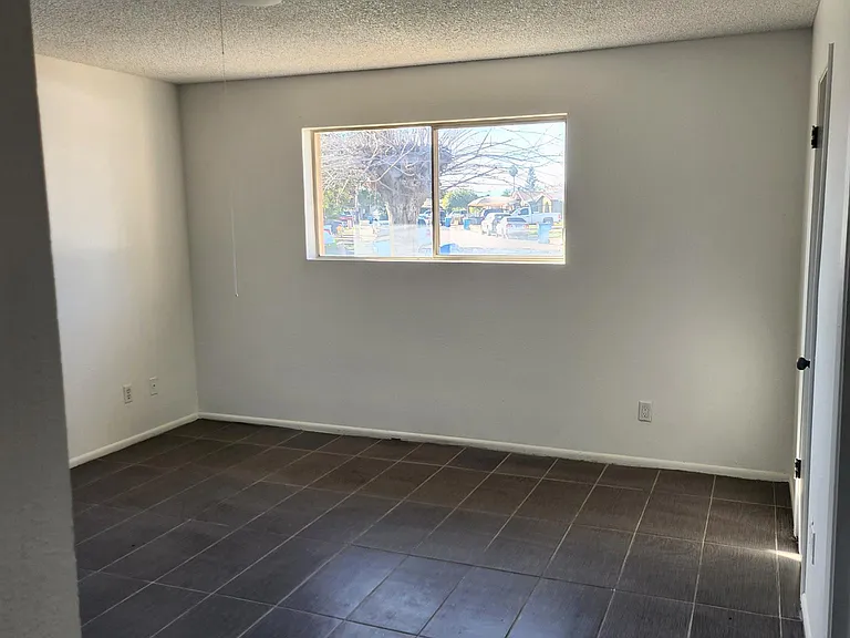 4102 W Colter St — Photo 6
