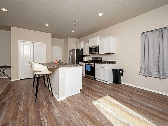 5th image of 1530 Carillon Ln