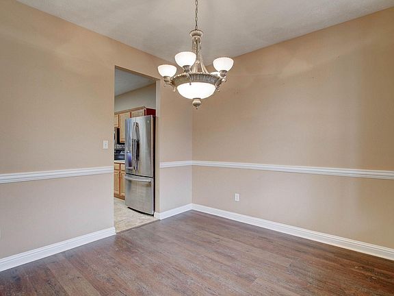 4th image of 8119 Grassy Meadow Ct