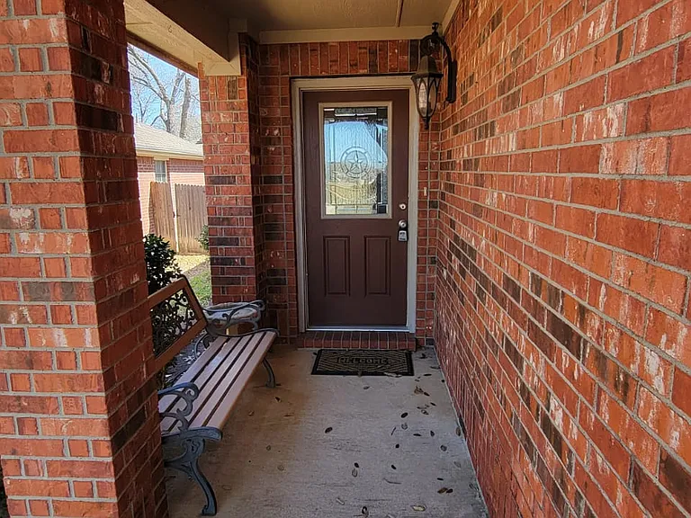 704 International Dr — Photo 4