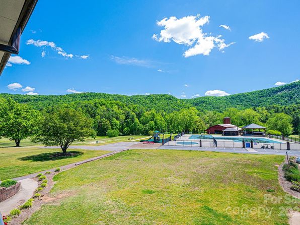 2983 Rockwood Dr, Lenoir, NC 28645