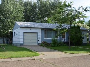 418 Linden Ave, Glendive, MT 59330