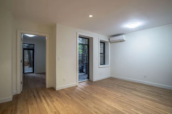 Rented by Cast Iron Real Estate | media 27