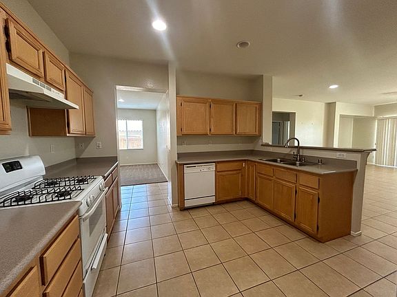 3rd image of 42557 Drennon Ct