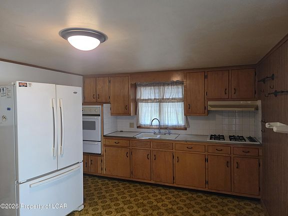 5th image of 351 Fairview St