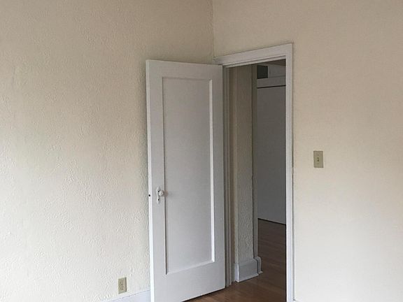 5th image of 501 Millburn Ave #18