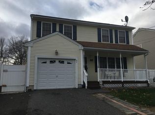 42 Stocker St, Springfield, MA 01129