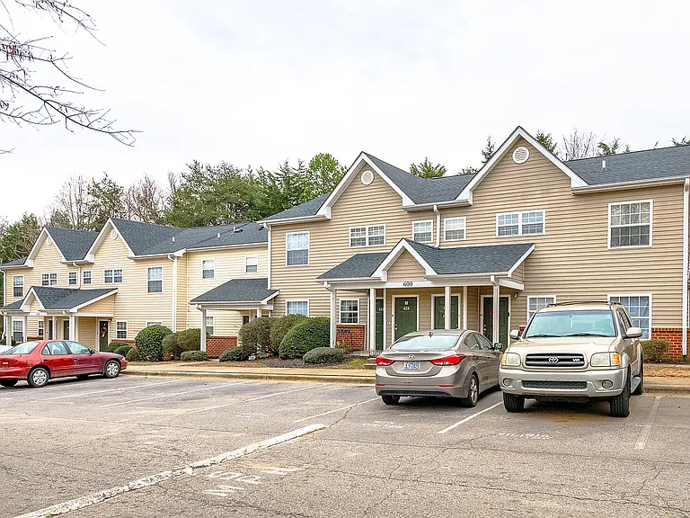 Griffith Commons Apartments — Photo 26
