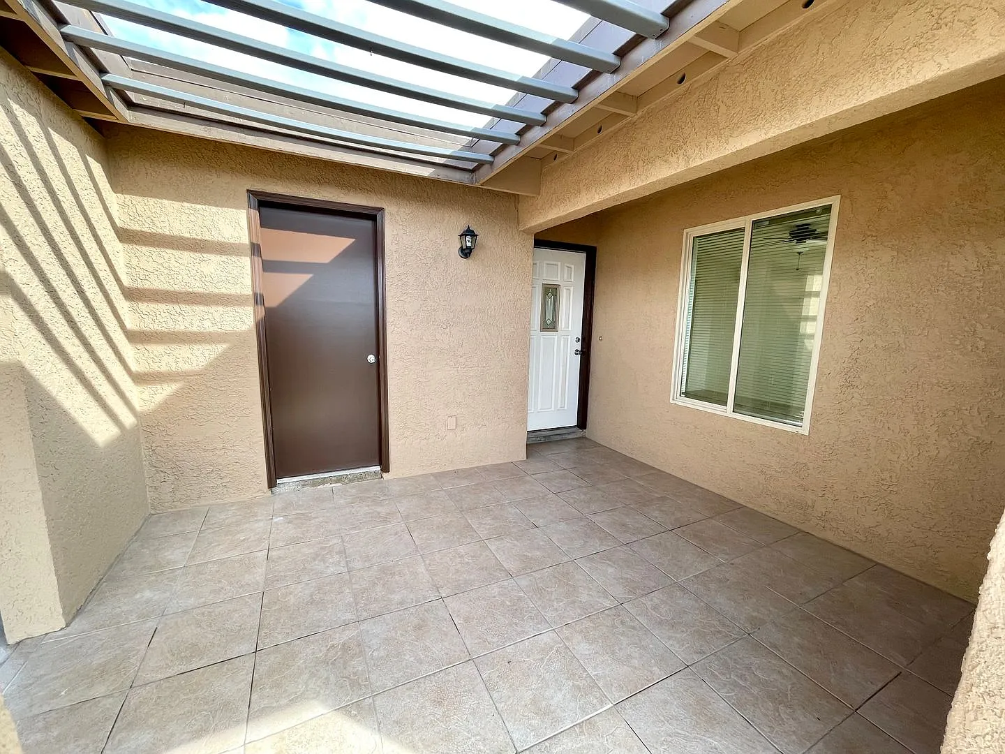 Cute 3 Bedroom Home in Lake Havasu City- Available Now! — Photo 3