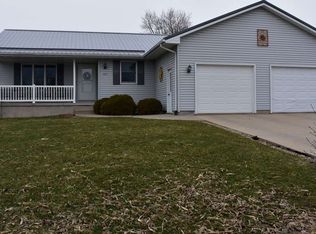 502 16th St NE, Independence, IA 50644