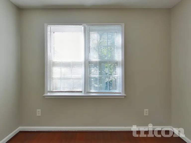 2651 Laurel Woods Ln SE — Photo 12