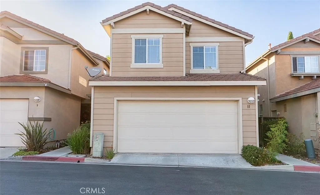 3 bed, 2.5 bath, 1402 sqft, $4,150 — Photo 1
