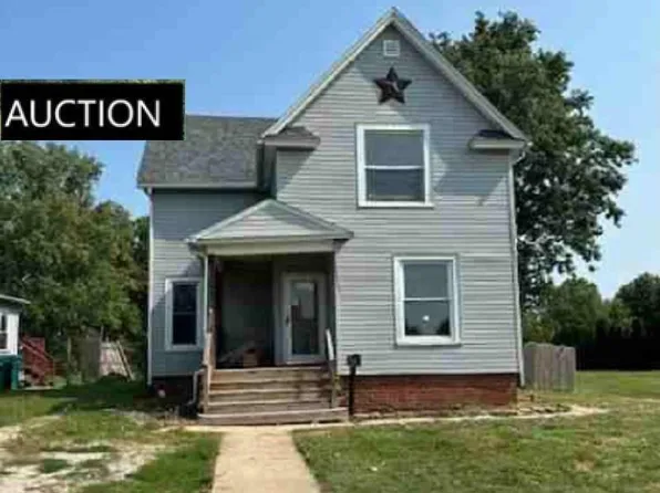 179 E 5th St, Galesburg, IL 61401