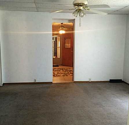 3rd image of 725 Michigan St