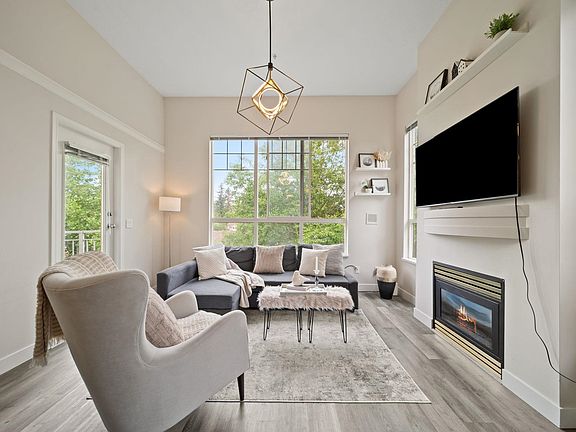 2nd image of 10186 155th St #404