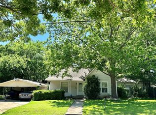 1413 S Lindsay St, Gainesville, TX 76240