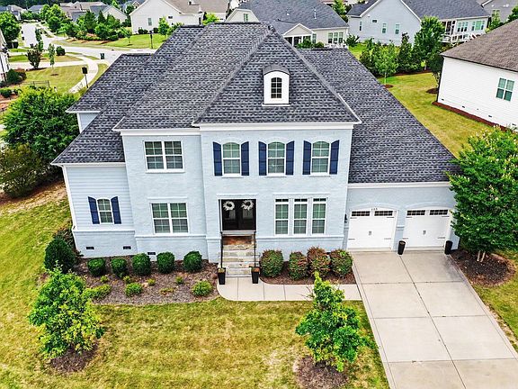 2nd image of 405 Whispering Hills Ct