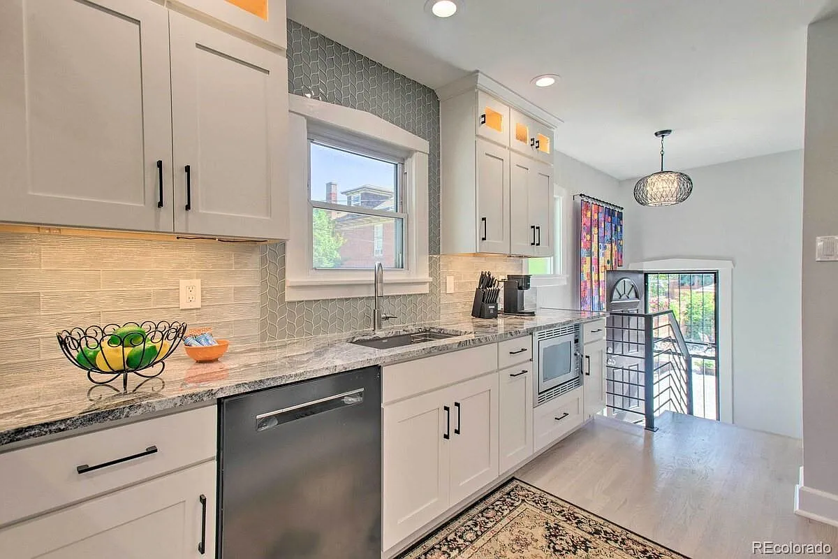 2 bed, 1198 sqft, $2,600 — Photo 4